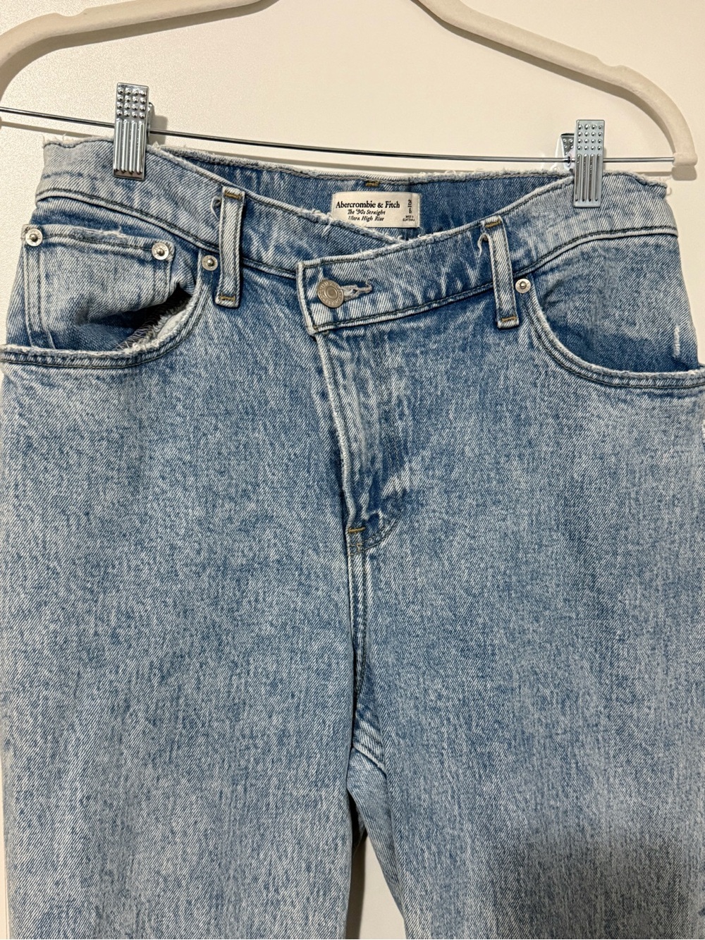 129.Abercrombie & Fitch The 90’s Straight High Waisted Ankle Jean Straight Short - Picture 4 of 11